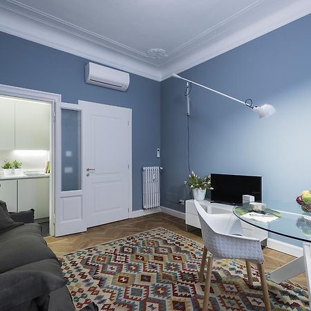 Zebra Rosso Apartment Milan Ruang foto