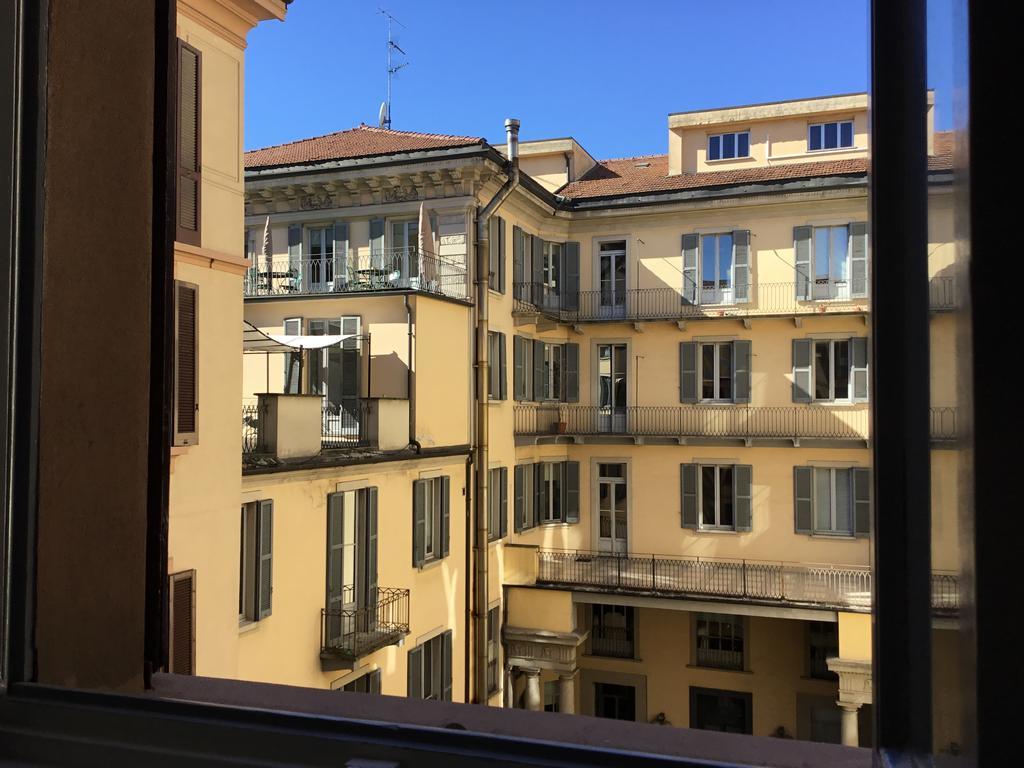 Zebra Rosso Apartment Milan Bagian luar foto