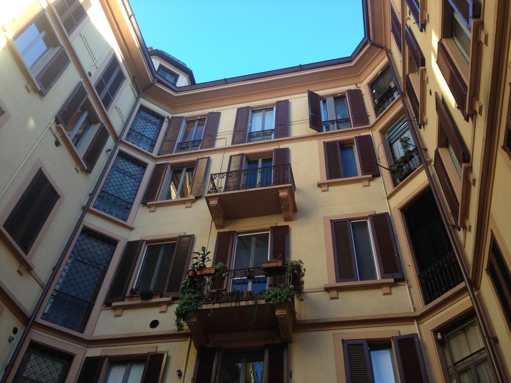 Zebra Rosso Apartment Milan Bagian luar foto